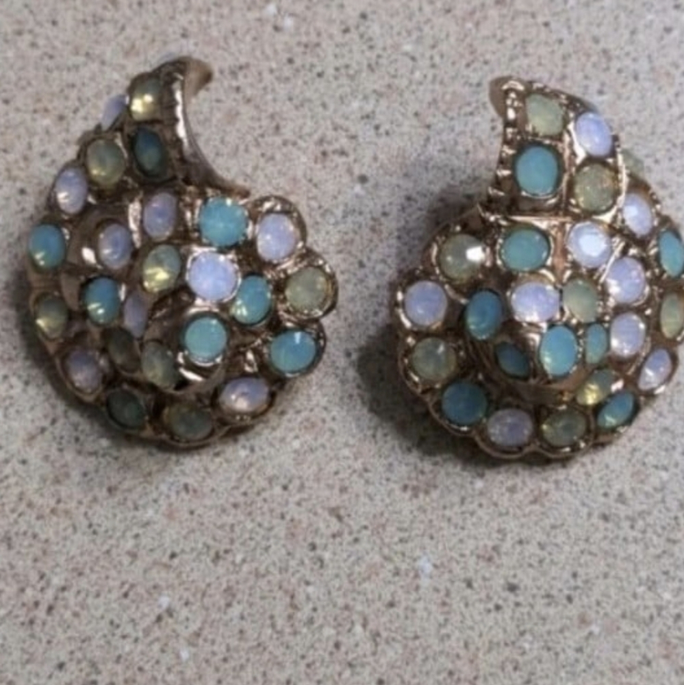 Oscar de la Renta - pink green crystal shell Clip On Earrings